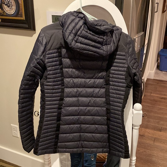 Kuhl black hooded puffer jacket. Women size S. - Picture 3 of 3